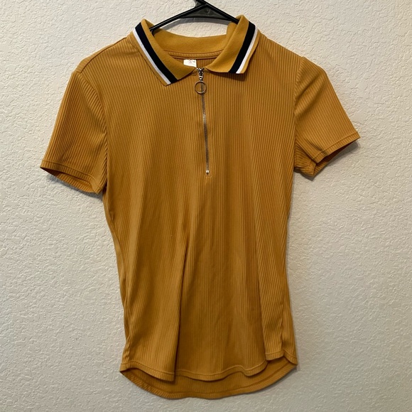 5/$25 Ribbed Collar Top - Picture 1 of 2